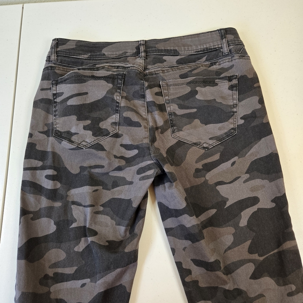 Democracy "Ab"solution Camo Print Jeans 6 - Picture 8 of 12